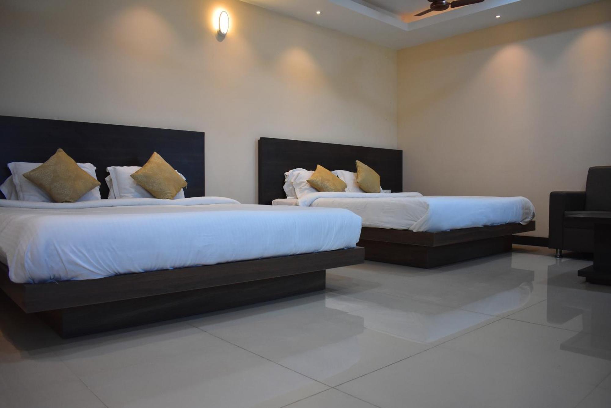 Hotel Sami V Landmarks Arantangi Ngoại thất bức ảnh